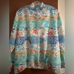 Super cute zip up jacket
Alfred dunner